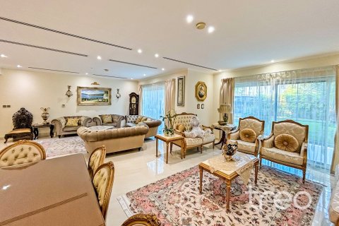 Villa de 4 dormitorios en Legacy, UAE No. 173906 5