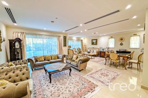 Villa de 4 dormitorios en Legacy, UAE No. 173906 9