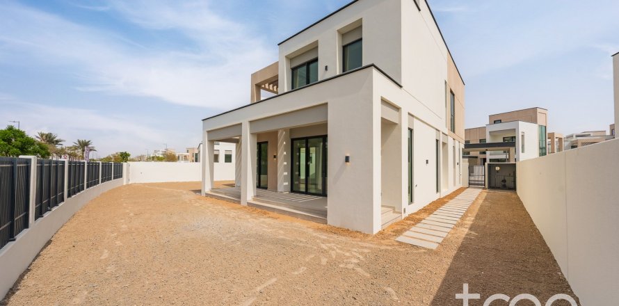 Villa de 4 dormitorios en Caya, UAE No. 173905
