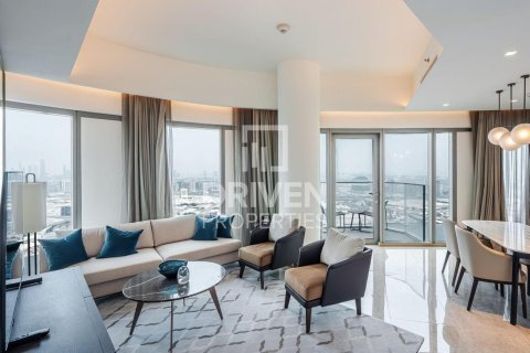 Apartment de 2 dormitorios en Address Harbour Point, UAE No. 190059 5
