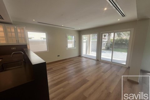2 bedrooms Villa in Jumeirah Village Triangle, UAE No. 194357 5