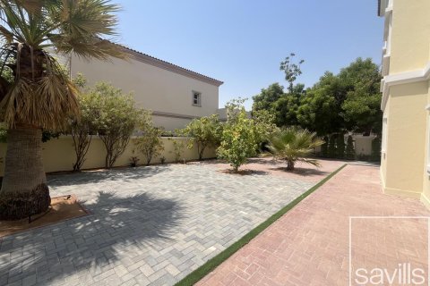2 bedrooms Villa in Jumeirah Village Triangle, UAE No. 194356 14