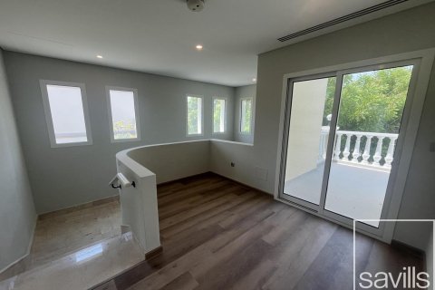 2 bedrooms Villa in Jumeirah Village Triangle, UAE No. 194356 3