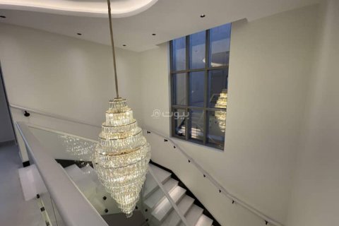 7 bedrooms Villa in Khobar, Saudi Arabia No. 59987 10
