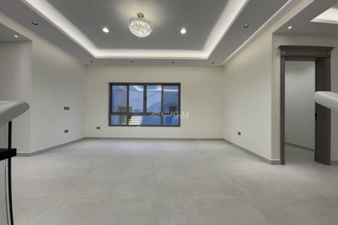 7 bedrooms Villa in Khobar, Saudi Arabia No. 59987 15