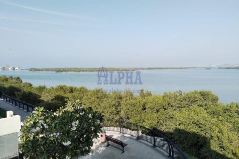 Villa de 3 chambres à Mina Al Arab, UAE No. 140847