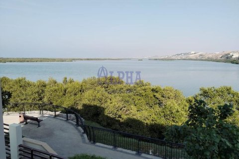Villa de 3 chambres à Mina Al Arab, UAE No. 140847 4