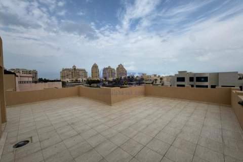 Вилла с 5 спальнями в Al Hamra Village, ОАЭ №140846 10