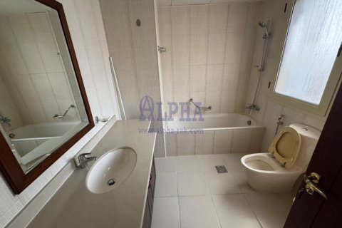 Вилла с 5 спальнями в Al Hamra Village, ОАЭ №140846 9