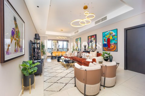 Квартира с 2 спальнями в FIVE Palm Jumeirah, ОАЭ №187292 25