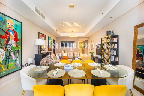 Квартира с 2 спальнями в FIVE Palm Jumeirah, ОАЭ №187292 4