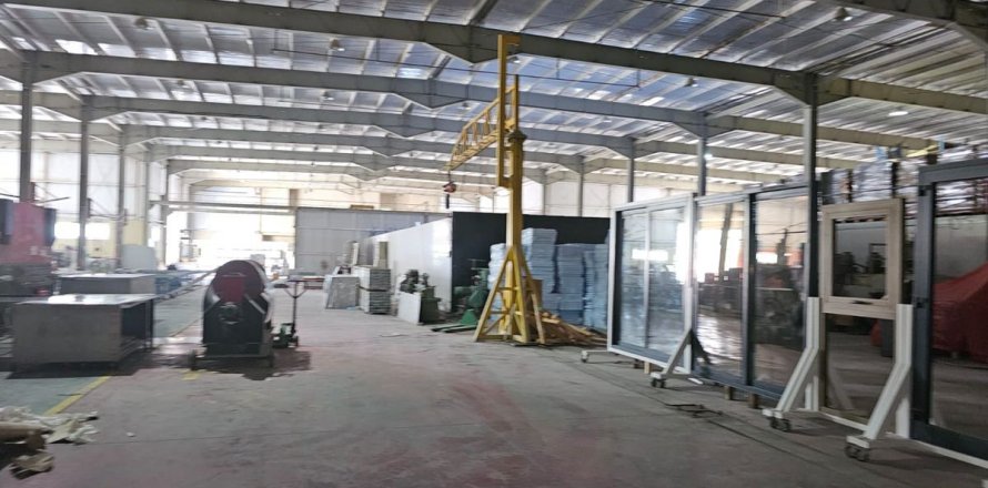 Warehouse de 980.1m² en Jebel Ali, UAE No. 135658