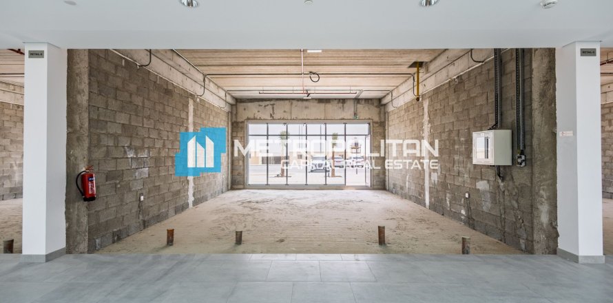 Shop de 63.1m² en Khalifa City, UAE No. 141178