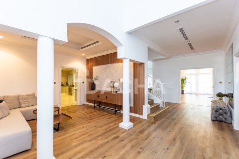 Вилла с 4 спальнями в Canal Cove Villas, ОАЭ №155793 2