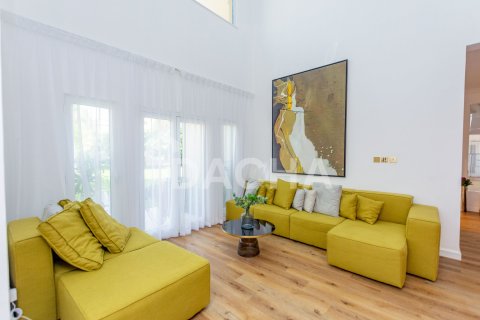 Вилла с 4 спальнями в Canal Cove Villas, ОАЭ №155793 9