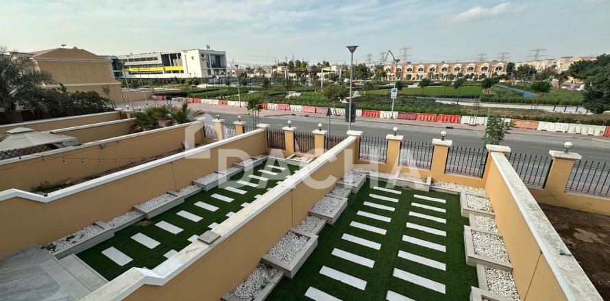 Townhouse de 2 dormitorios en Jumeirah Village Triangle, UAE No. 155792