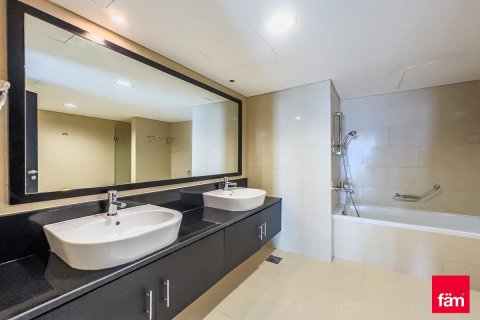Appartement de 3 chambres à Dubai, UAE No. 163099 8