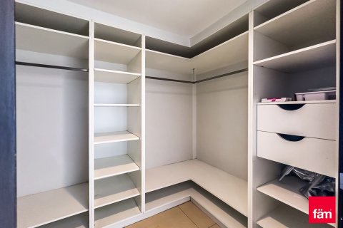 Appartement de 3 chambres à Dubai, UAE No. 163099 9
