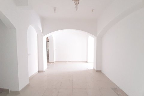 Villa de 5 dormitorios en Abu Dhabi, UAE No. 34027 3