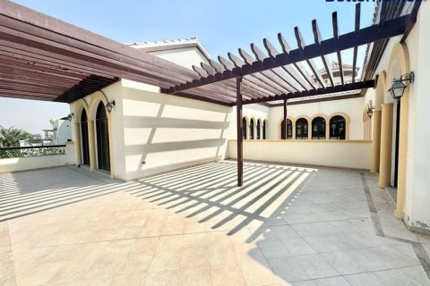 Villa de 5 dormitorios  No. 114552 3