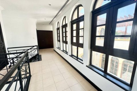 Villa de 5 dormitorios  No. 114552 10