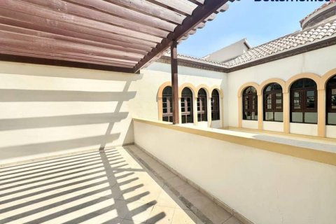 Villa de 5 dormitorios  No. 114552 2