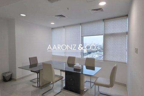 255m² Office in Jumeirah Lake Towers, UAE No. 132702 10