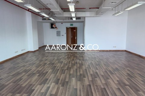 102مربع، مكتب في الخليج التجاري, الإمارات العربية المتحدة رقم 136847