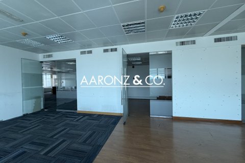 372m² Office in Sheikh Zayed Road, UAE No. 136848 7