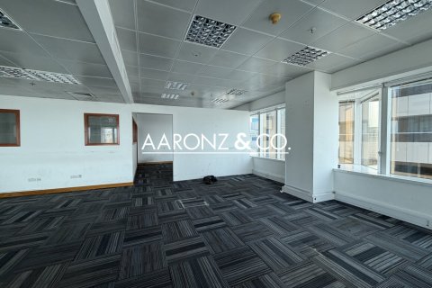 372m² Office in Sheikh Zayed Road, UAE No. 136848 5