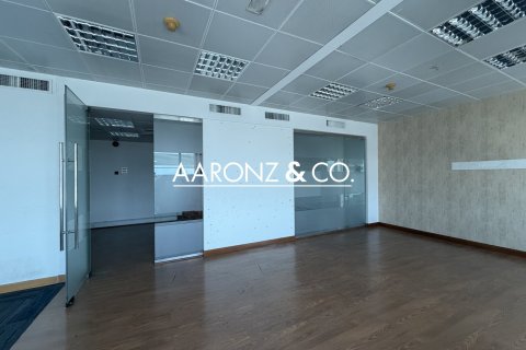 372m² Office in Sheikh Zayed Road, UAE No. 136848 10