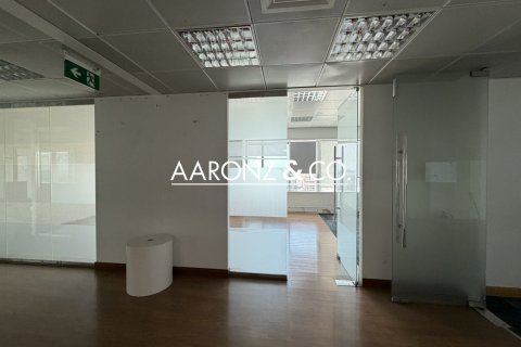 372m² Office in Sheikh Zayed Road, UAE No. 136848 9