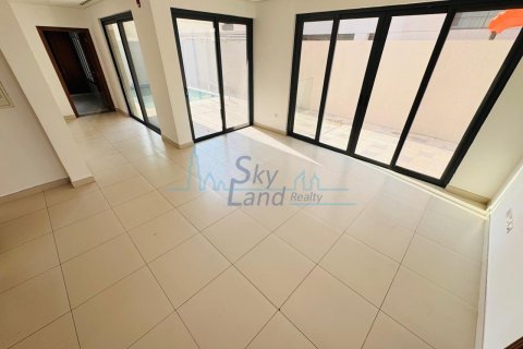 4 غرف نوم فيلا  رقم 125077 4