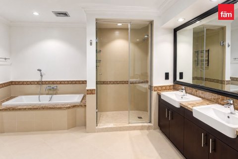 3 bedrooms Apartment in Palm Jumeirah, UAE No. 210806 10