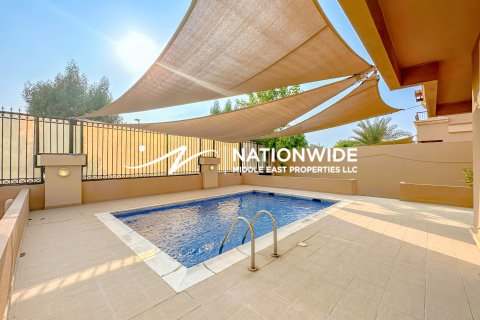 Вилла с 4 спальнями в Абу-Даби, ОАЭ №137615 12