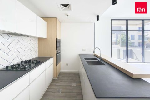 2 bedrooms Apartment in Dubai, UAE No. 145357 15