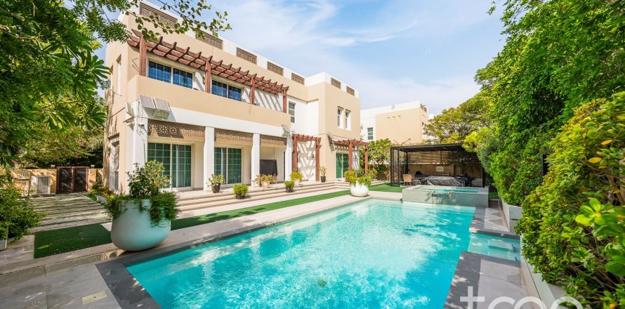 Villa de 5 dormitorios en Rahat, UAE No. 173471