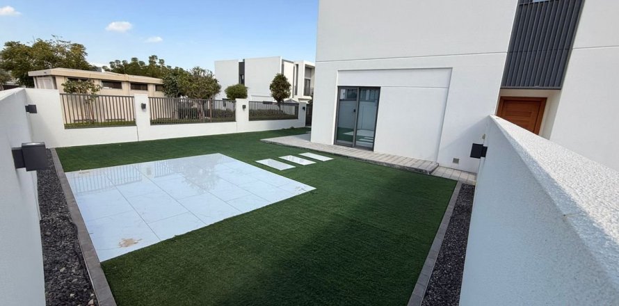 Townhouse de 4 dormitorios en Dubai, UAE No. 135683
