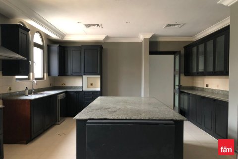 Villa de 6 dormitorios en Palm Jumeirah, UAE No. 135679 4
