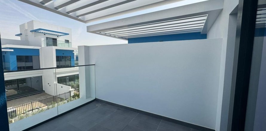 Villa de 4 chambres à Dubai, UAE No. 140359