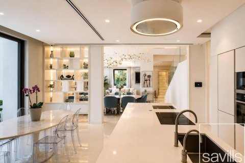 Вилла с 4 спальнями в Jumeirah Islands, ОАЭ №209098 9