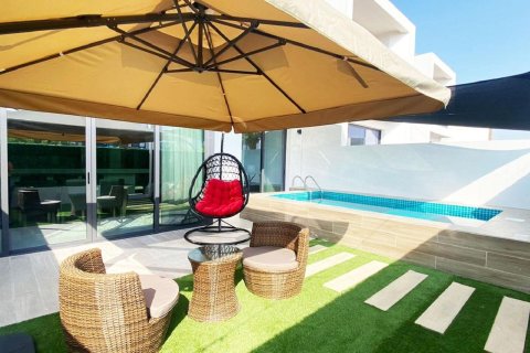 Townhouse de 3 dormitorios  No. 124445 2