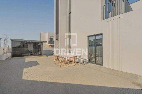 4 غرف نوم فيلا في EMAAR South, الإمارات العربية المتحدة رقم 200748 18