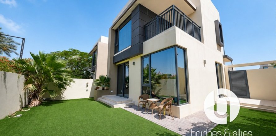 Villa de 4 dormitorios en Dubai Hills Estate, UAE No. 203362