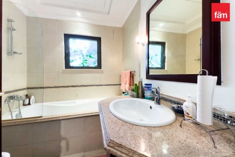 Villa de 4 chambres à Palm Jumeirah, UAE No. 89082 17