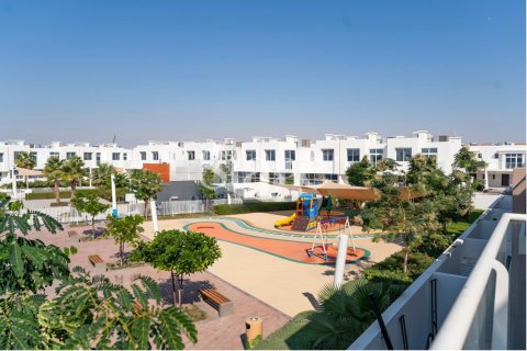 4 bedrooms Townhouse in Dubai, UAE No. 203215