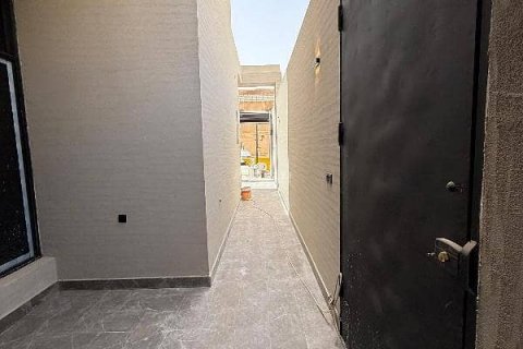 5 bedrooms Villa in Riyadh, Saudi Arabia No. 67349 3