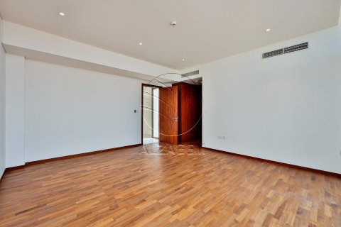 6 bedrooms Villa in Abu Dhabi, UAE No. 91509 20
