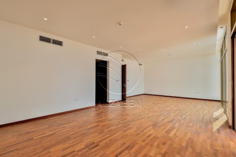 6 bedrooms Villa in Abu Dhabi, UAE No. 91509 12