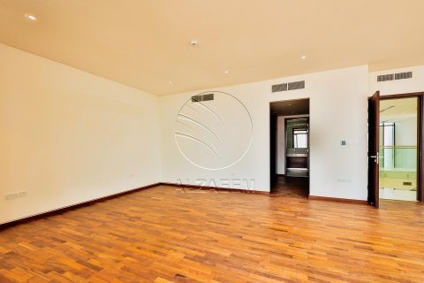 6 bedrooms Villa in Abu Dhabi, UAE No. 91509 13